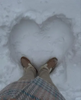 Сердце на снегу | Зимние сцены, Модная фотография на природе, Фотография на  природе