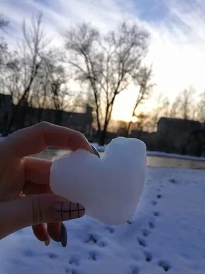 сердце нарисовано на снегу, счастливый, снег, погода фон картинки и Фото для  бесплатной загрузки