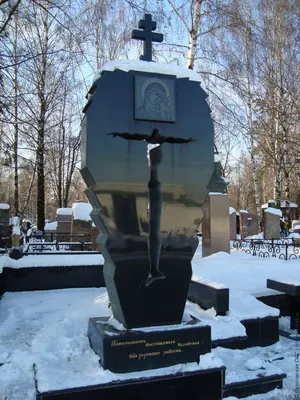Ореховская ОПГ | Могилы | Аллея «героев» на Хованском кладбище