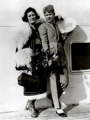 Isadora Duncan and Sergei Yesenin, 1920s | Айседора дункан, Редкие  фотографии, Поэты