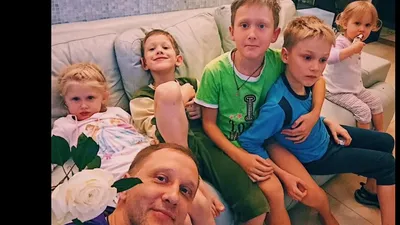 Сергей Горобченко и Полина Невзорова - счастливая многодетная семья -  YouTube