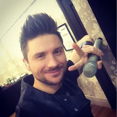 Sergey Lazarev on Instagram: “У природы нет плохой погоды... 😉главное,  чтобы солнце всегда светило в душЕ! ❤️ #осень #Лазарев #Серг… | Трико,  Кожаная куртка, Певец