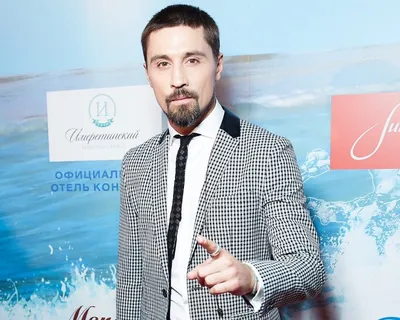 Дима Билан поделился совместным снимком с Сергеем Лазаревым после общей  победы на шоу «Маска» » Звёзды.ru