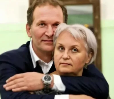 СМИ опубликовали фото реальных семей «Сватов» - 13.07.2022 Украина.ру