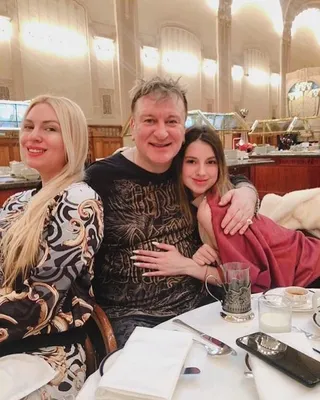 Сергей Пенкин привез в Санкт-Петербург дочь и возлюбленную