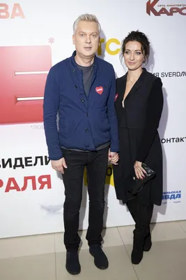 Светлаков впервые за долгое время вышел в свет с женой: фото с вечеринки -  NEWS.ru — 25.08.23