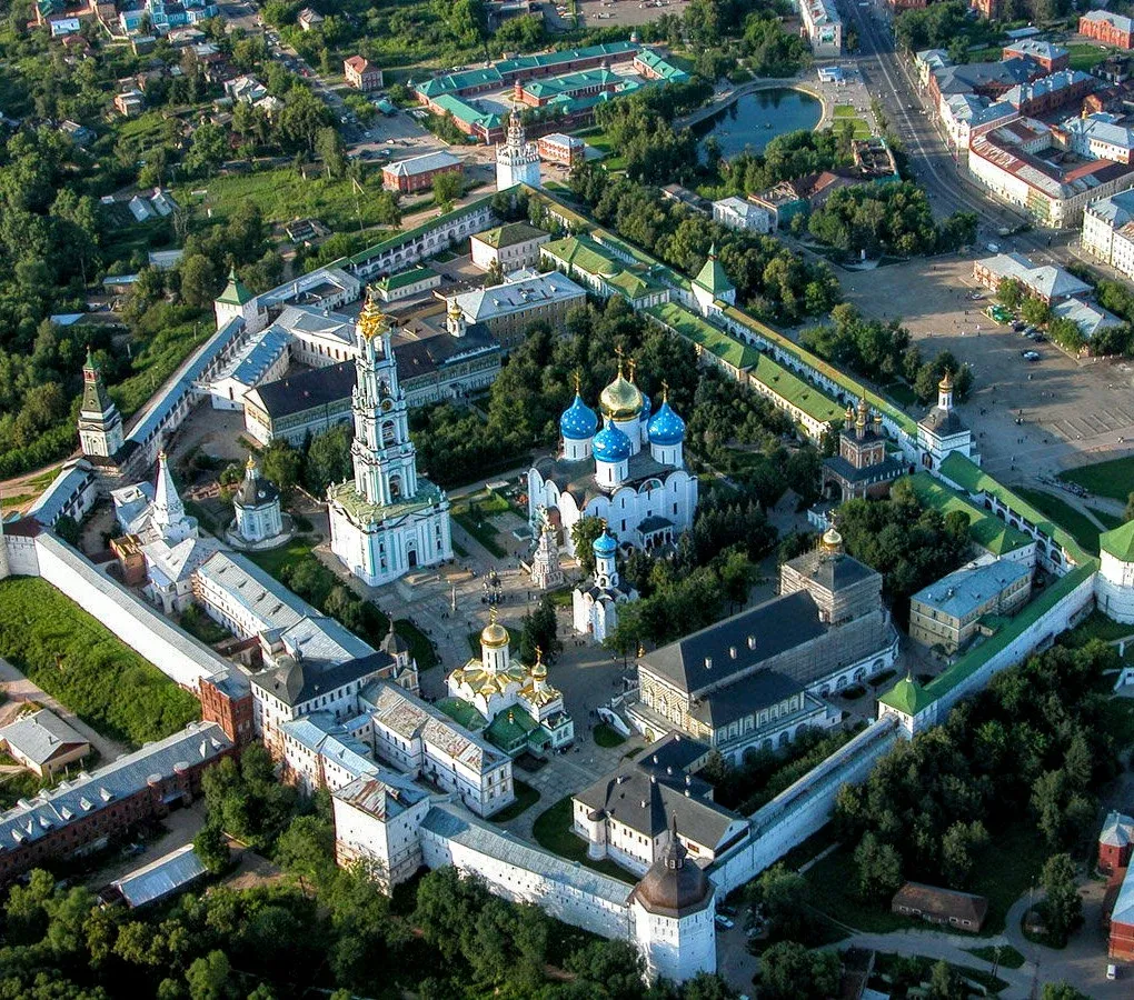 Сергиев посад в каком веке. Троице-Сергиева Лавра Сергиев Посад. Лавра Сергия Радонежского Сергиев Посад. Троицкий монастырь Сергиев Посад.