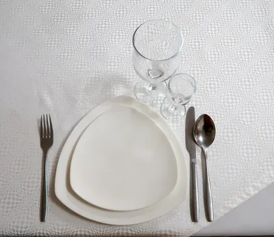 Званый ужин: всё, что нужно знать о сервировке стола | La Redoute