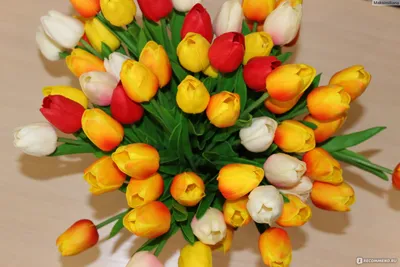 Купить шикарный букеты тюльпанов на 8 марта с бесплатной доставкой 24/7 по  Москве