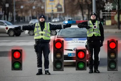 Куда разрешено продолжить движение белому внедорожнику? | Пикабу