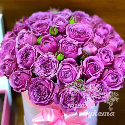 Букет из сиреневых роз и ароматной маттиолы | доставка по Москве и области