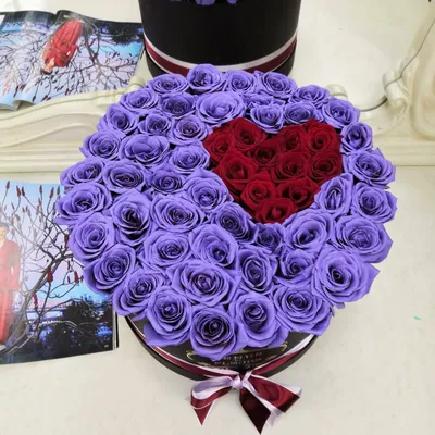 Букет Сиреневые розы в коробочке - заказать с доставкой в Новороссийске