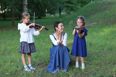 Купить Скрипка Скрипка Mendini Сесилио для начинающих, детей и взрослых 4/4  MV300, цена 7 990 руб — (403498249401)