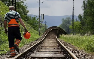 С Днем железнодорожника - прикольные поздравления и открытки на День  железнодорожника - Главред