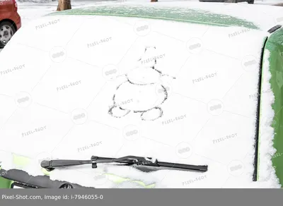 Снеговик нарисованный рукой с шляпой и шарфом Иллюстрация вектора -  иллюстрации насчитывающей диаграмма, эскиз: 60628277