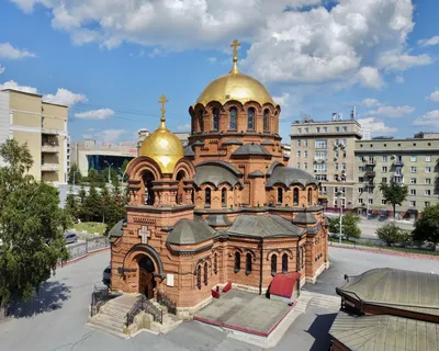 Собор Александра Невского, Новосибирск (Новосибирск, город), фотография.  фасады | Соборы, Город, Храмовая архитектура