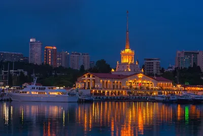 Центр Сочи - средоточие яркой жизни города, калейдоскоп эмоций и  впечатлений, а также отличное место для насыщенной