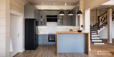 Кухня в доме из бруса: дизайн кухни в деревянном доме из бруса от Holz House