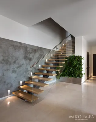 Стеклянные лестницы: красивые конструкции в интерьере дома