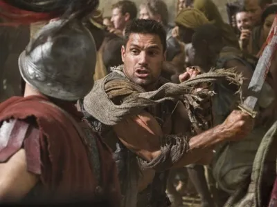 Spartacus: Blood and Sand — Продюсер о финале сезона |