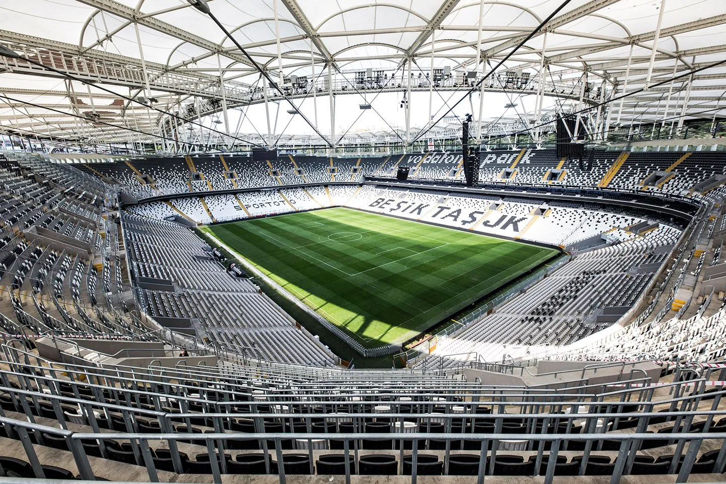 Снять стадион. Vodafone Park стадион. Стадион «Vodafone Arena». Водафон Арена Стамбул. Стадион Бешикташ парк.