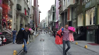 район лалели в городе стамбул, турция Редакционное Стоковое Изображение -  изображение насчитывающей тахта, улица: 221754049