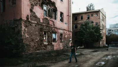 Заброшенные дома юга Волгограда: где из окон выпадают подростки
