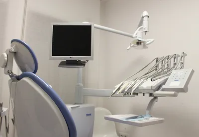 ᐈ Стоматолог хирург в Киеве, хирургическая стоматология на Оболони |  Coral-Dent
