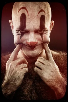 Лучшие фотографии страшных клоунов