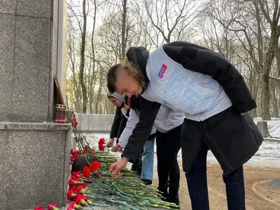 Кто, если не мы?\" Как по всей стране провели субботник - в фотографиях
