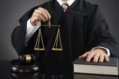 Как стать судьей: особенности профессии