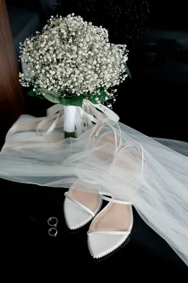 Классический белый свадебный букет невесты купить в СПб