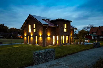 Освещаем загородный дом: как создать правильную подсветку фасада | Ёлка  Тренд | Дзен