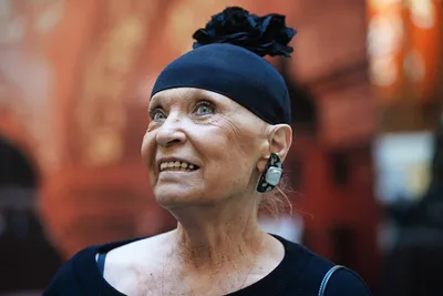 Страдающая деменцией Светлана Светличная напала на человека в больнице -  Российская газета