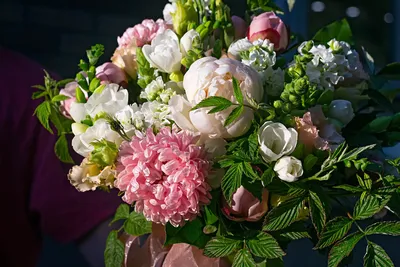 Фотообои 3d светлые цветы на темном фоне артикул 3Dfl-014 купить в  Екатеринбурге | интернет-магазин ArtFresco