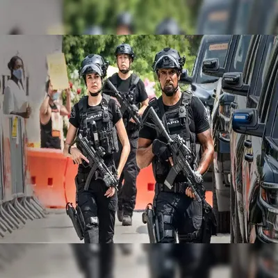 SWAT officer in full tactical gear Stock Photo | Adobe Stock