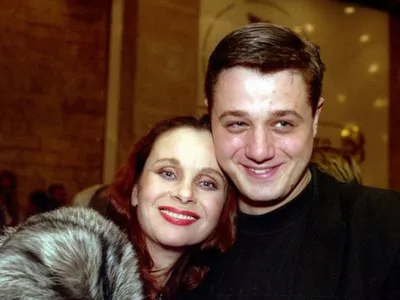 48-летний сын Любови Полищук Алексей Макаров опубликовал фото с  возлюбленной, которую скрывает от общественности - Вокруг ТВ.