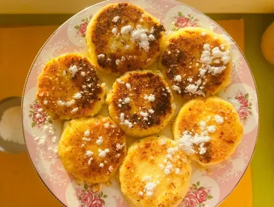 Едим Дома - Сырники с кабачком без муки Рецепт: https://bit.ly/38QajQ1  Вкусные и полезные сырники без муки. Можно пожарить на сковороде или запечь  в духовке. #Завтрак #ЕдимДомаРецепт #Блюдо #Вкусно #ГотовимДома  #ИнтересныеРецепты #Рецепт #Рецепты |