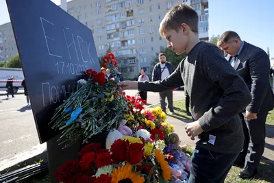 Катастрофа с падением Су-34 в Ейске унесла жизни 15 человек. Корреспондент  \"РГ\" на месте событий выясняла, как произошла трагедия и в каком состоянии  находятся пострадавшие - Российская газета