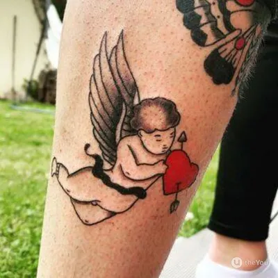 Изображение татуировки ангела на руке: PNG формат, высокое разрешение