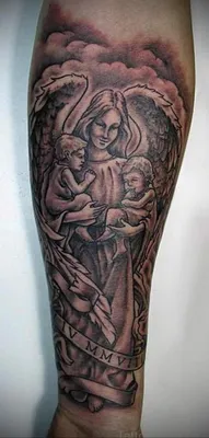 Картинка татуировки ангела на руке с кристаллами