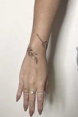 Татуировка браслет на руке: фото для соцсетей