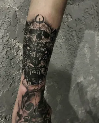 Татуированный череп в стиле арт-деко