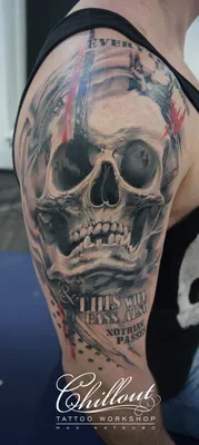 Фото черепа с татуировкой в стиле темной фантазии