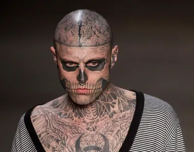 Вин Лос - модель с татуировками на лице | FunTattoo.ru
