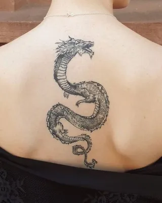 Фото руки с татуировкой дракон: крупный формат WebP