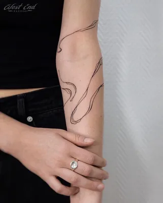 Татуировки на руке: маленькие, но стильные