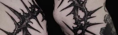 Изображение татуировки на сгибе руки в стиле граффити
