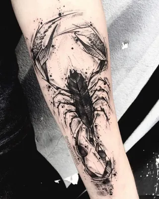 Красивое тату скорпиона на руке: фотография