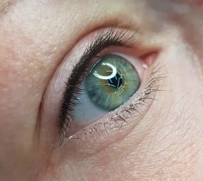 Фото татуажа глаз с использованием ярких красок